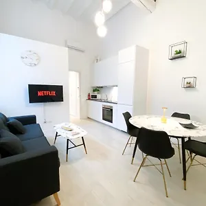 - Esclusivo In Pieno Centro Appartamento